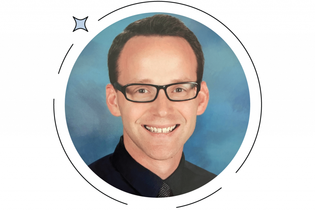 A person with glasses smiling against a blue background, surrounded by a circular design.